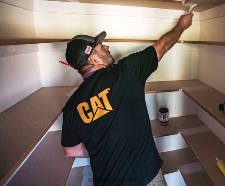 Men Caterpillar Trademark Pocket Tee BLACK 8FHTR234 | Tops & Outerwear